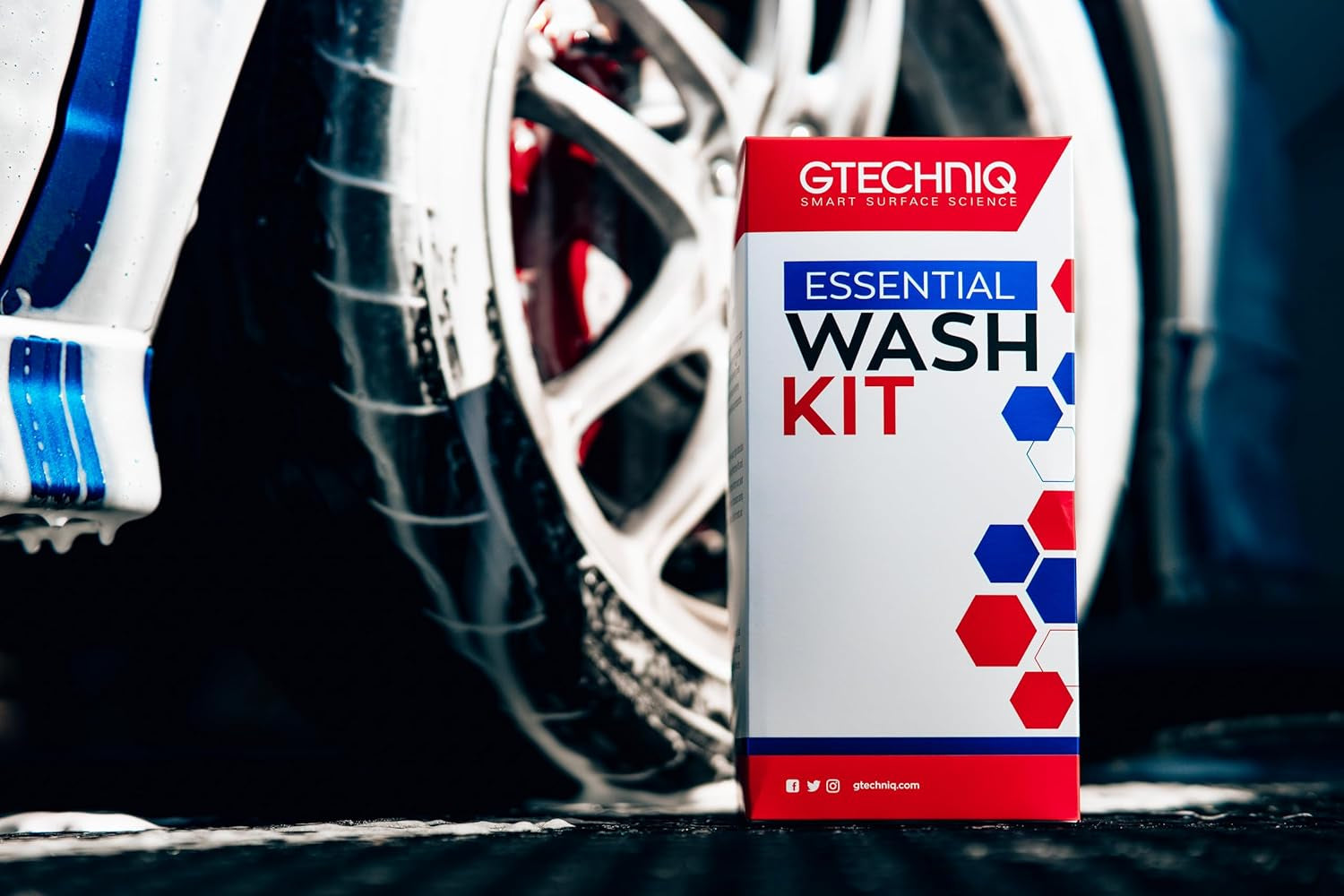 Essential Car Wash Kit, Car Cleaning Kit with Car Shampoo, Wheel Cleaner, Microfiber Car Wash Mitt and Microfiber Towel, Car Accessories for Highly Effective Cleaning